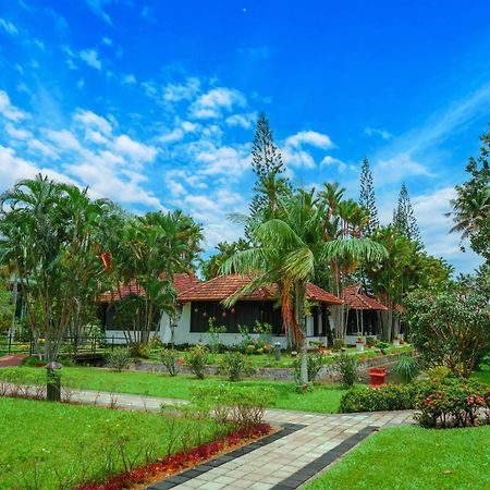 Paradise Heritage Resort Kumarakom Exterior foto