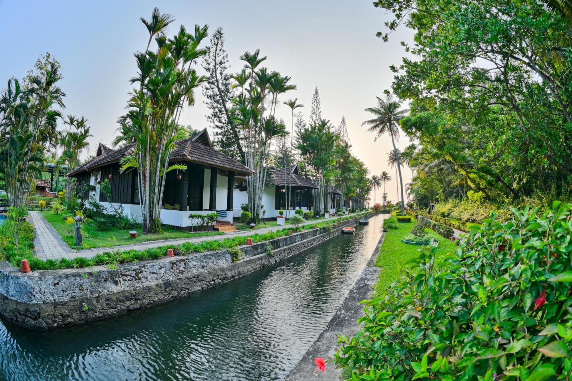 Paradise Heritage Resort Kumarakom Exterior foto
